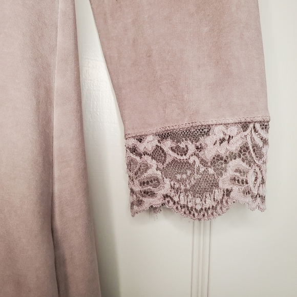 Tredy Lace Trimmed Tunic – European Size 38 – Powder Pink - Picture 3 of 6